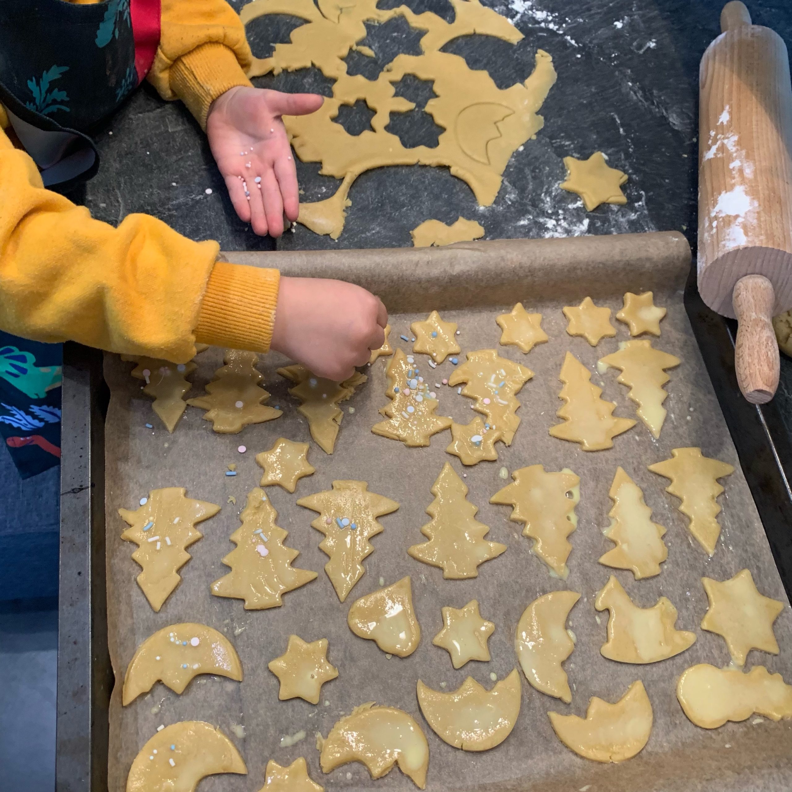 Wir backen Weihnachtsplätzchen, weil die lecker sind FOFO